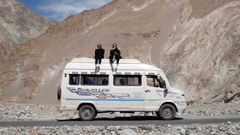 How Taxi Rentals Can Save You Time & Money During Trips